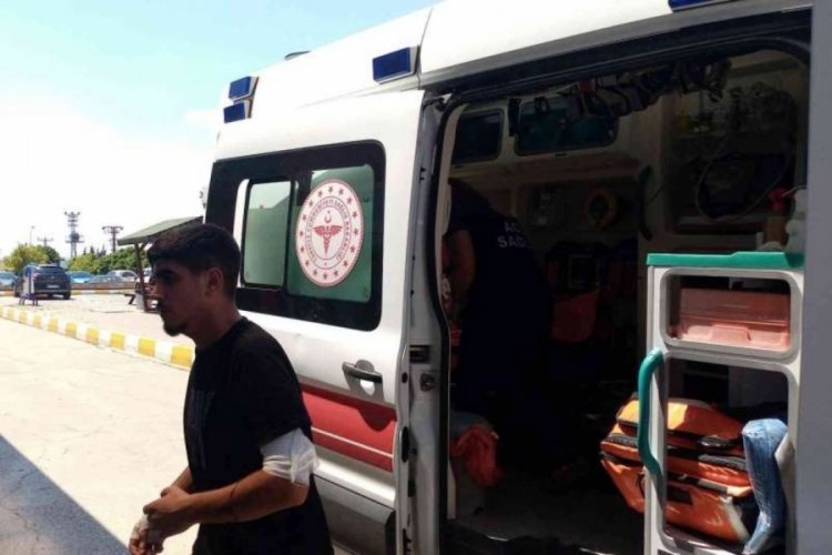 Evde hırsızla karşılaştı, kovalamak isterken 4 yerinden bı&ccedil;aklandı