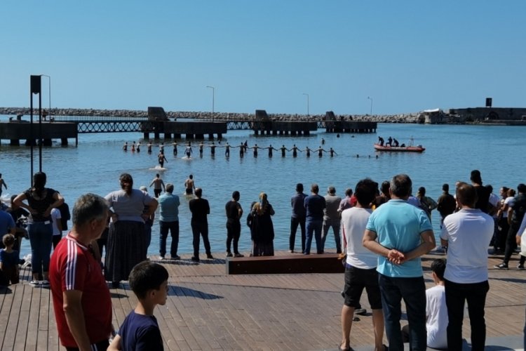 Zonguldak'ta denizde kaybolan 16 yaşındaki genci arama &ccedil;alışmaları devam ediyor