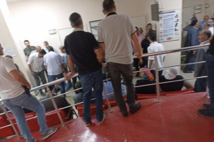 Ağrı'da husumetli akrabaların kavgasında kan d&ouml;k&uuml;ld&uuml;: 1 &ouml;l&uuml;, 3 yaralı