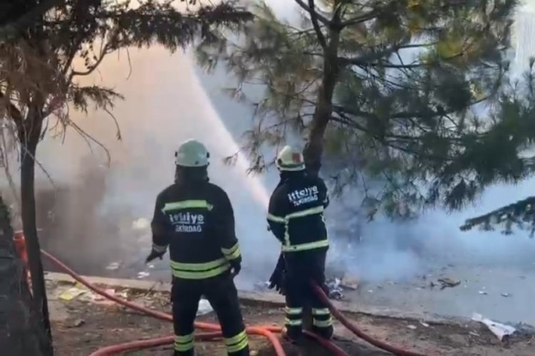 Kağıt fabrikasında korkutan yangın