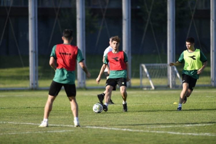 Bursaspor'da Hasan Ayaroğlu da tamam!
