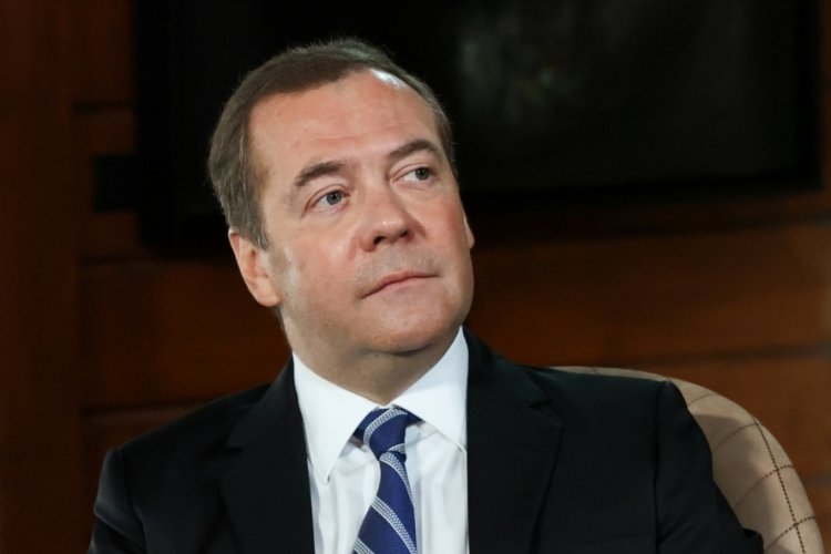 Medvedev: Kırım'a saldırı olursa Ukrayna'yı kıyamet bekliyor