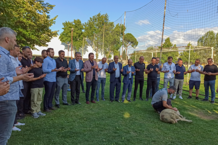 İneg&ouml;lspor, yeni sezonu kurban keserek a&ccedil;tı