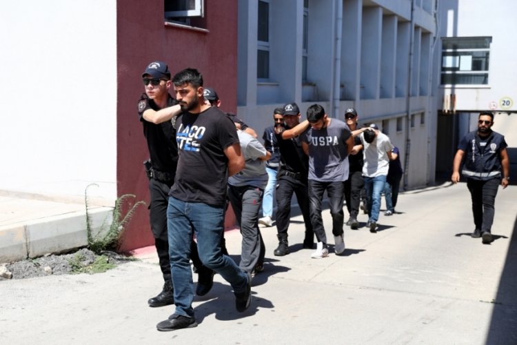 'Yan bakma' kavgasında kendi getirdiği t&uuml;fekle vuruldu