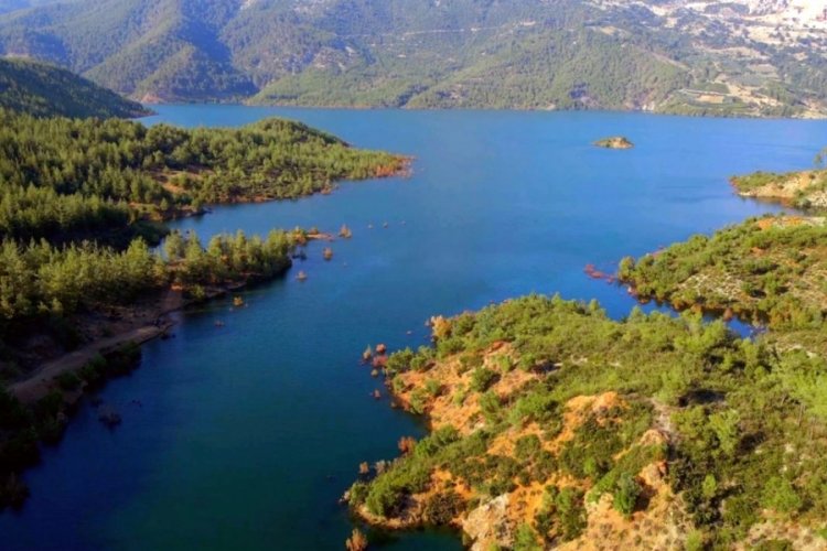 Su tutmaya başlayan Pamukluk Barajı, havadan g&ouml;r&uuml;nt&uuml;lendi