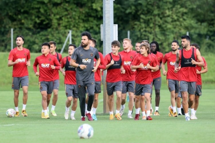 Galatasaray'da gen&ccedil; futbolcular kampı değerlendirdi