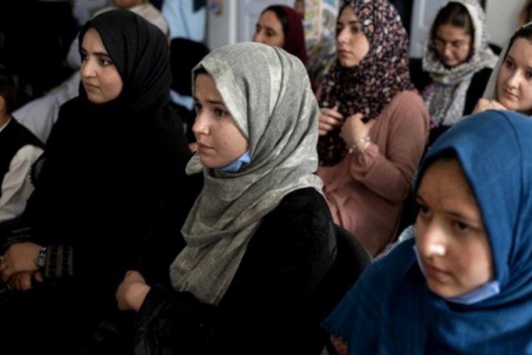 Taliban kadınları işten &ccedil;ıkartıyor: Yerinize &ccedil;alışacak erkek akraba bulun
