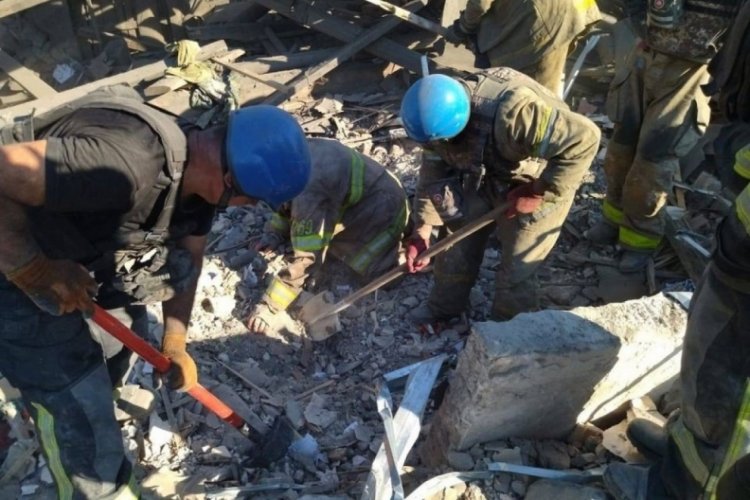 Rusya Donetsk'te kasaba vurdu: 6 &ouml;l&uuml;
