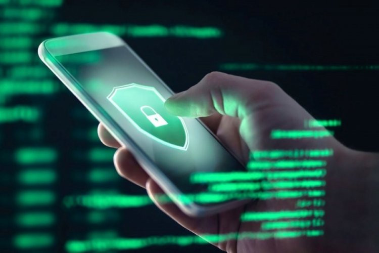 Paranızı &ccedil;alan 8 telefon uygulaması! Toplam indirme 3 milyonu ge&ccedil;ti