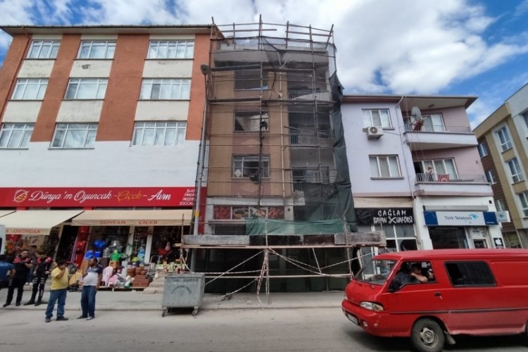 17 yaşındaki &ccedil;ocuğun &uuml;zerine kolon devrildi
