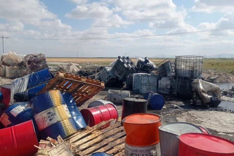 Mahallelere i&ccedil;i asit dolu variller bırakıldı, 20 k&uuml;&ccedil;&uuml;kbaş yaralandı