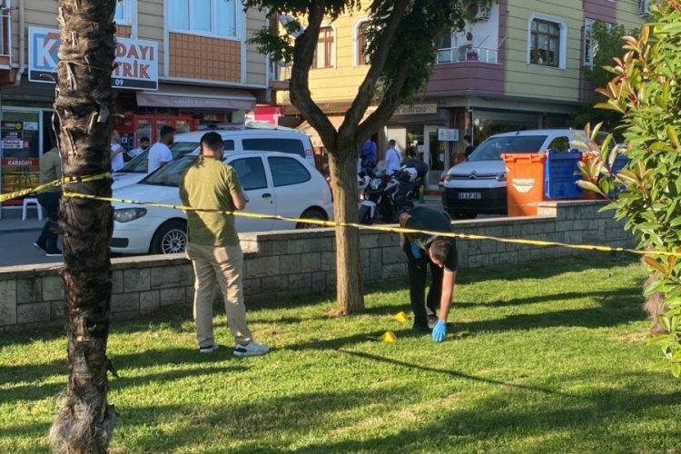 Silahlı saldırıya uğrayan baba ve oğlu yaralandı