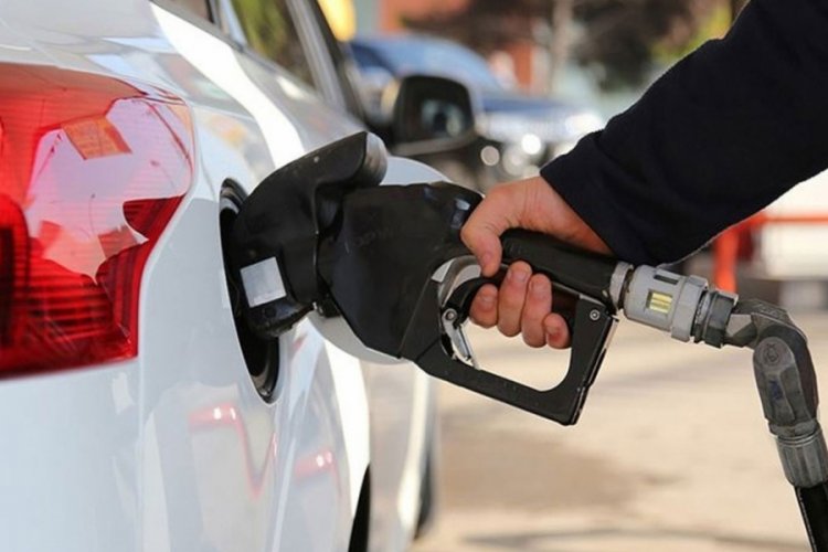 Ara&ccedil; sahipleri dikkat! Benzine indirim geldi