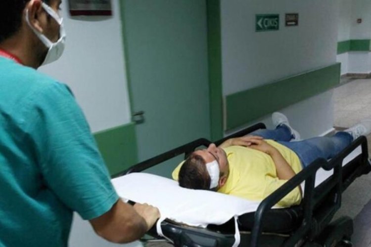 Kurusıkı tabancayla şaka yaparken kendini &ouml;ld&uuml;r&uuml;yordu