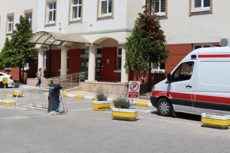 Aynı k&ouml;yde zehirlenen 20 kişi hastaneye kaldırıldı! 8'i yoğun bakıma alındı