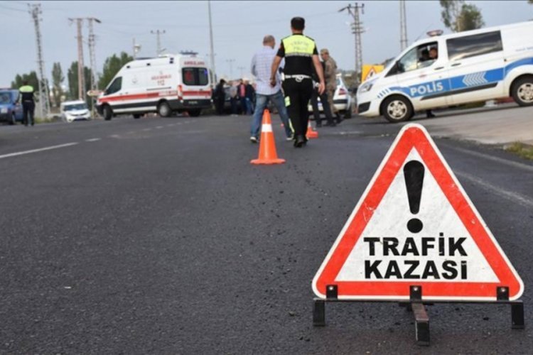 Şanlıurfa'da otomobil ile motosiklet &ccedil;arpıştı, 2 &ouml;l&uuml;, 2 yaralı