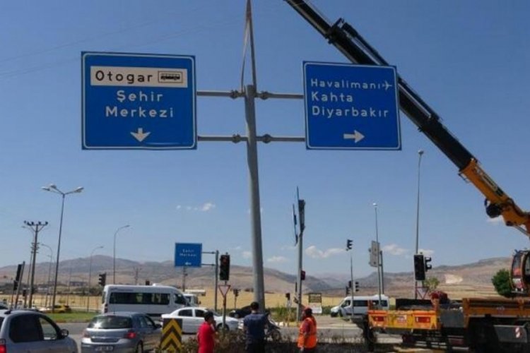 &Ouml;nce y&uuml;ksek gerilim hattına  sonra alevlere maruz kaldı: İş&ccedil;inin yaşam savaşı devam ediyor