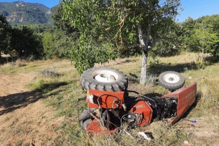 Zincirleme trafik kazası: 2 &ouml;l&uuml;, 8 yaralı