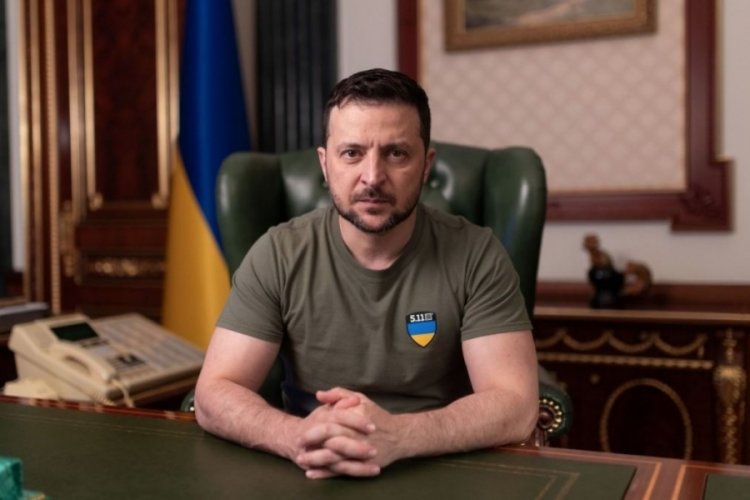Volodimir Zelenski: Odesa'da bir k&ouml;ye 7 'Kalibr' f&uuml;zesiyle saldırı d&uuml;zenlendi