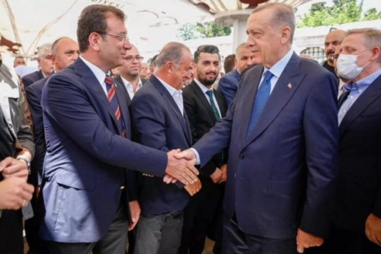 Cumhurbaşkanı Erdoğan cenazede Ekrem İmamoğlu'yla tokalaştı