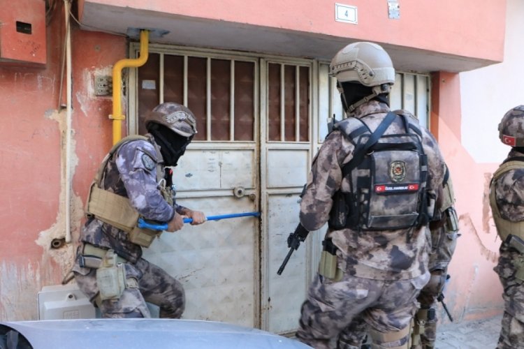 Şanlıurfa merkezli 3 ilde ter&ouml;r operasyonu: 5 g&ouml;zaltı