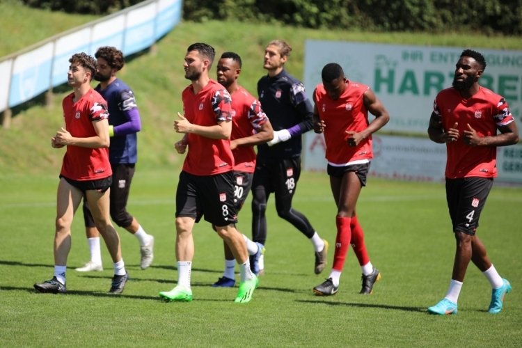 Sivasspor, yeni sezona iddialı hazırlanıyor