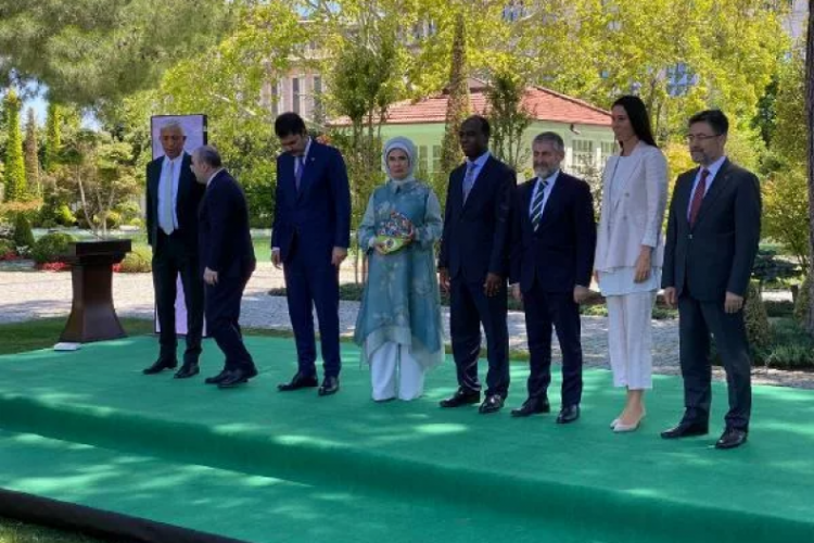 D&uuml;nya Bankası'ndan Emine Erdoğan'a &ouml;d&uuml;l verildi