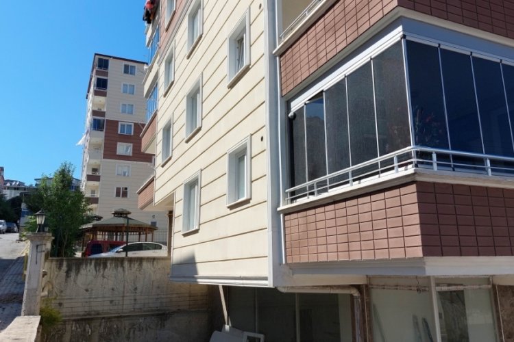 Anahtarını unutunca duvara tırmandı: &Ouml;l&uuml;mden d&ouml;nd&uuml;