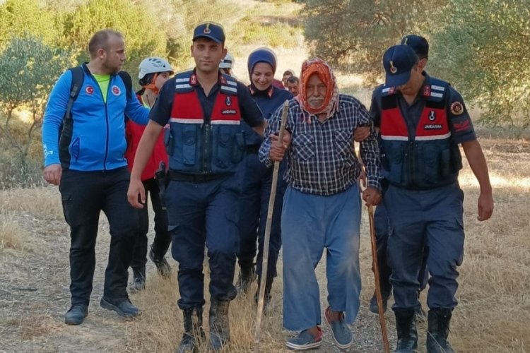 81 yaşındaki adam, &ccedil;ocuklarına kızıp evi terk etti
