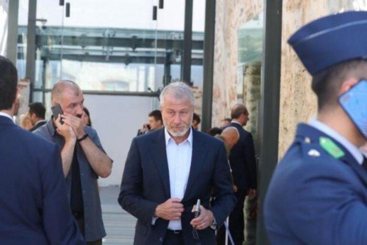 Rus milyarder Abramovich 'Tahıl Sevkiyatı Anlaşması' imza t&ouml;renininde