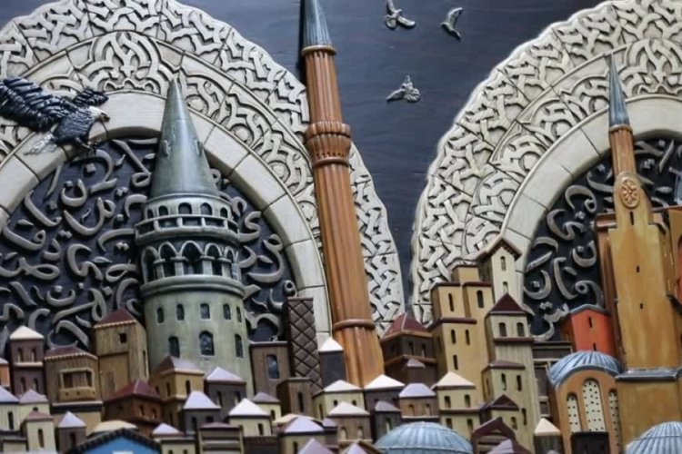 Bursalı sanat&ccedil;ı, Ayasofya'nın &uuml;&ccedil; boyutlu ahşap tablosunu yaptı