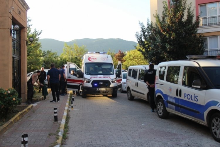 17 yaşındaki gen&ccedil; evde tabancayla vurulmuş halde bulundu