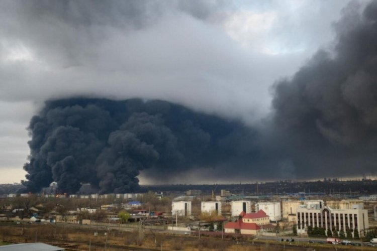 Ukrayna: Rusya, Odessa limanını f&uuml;zeyle vurdu