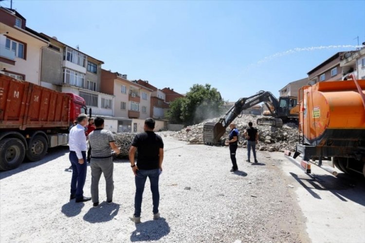 Bursa İneg&ouml;l'deki &ccedil;arşı b&ouml;lgesine otopark kazandırılıyor
