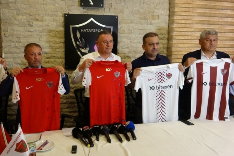 Hatayspor'un yeni sezonda giyeceği formalar basına tanıtıldı