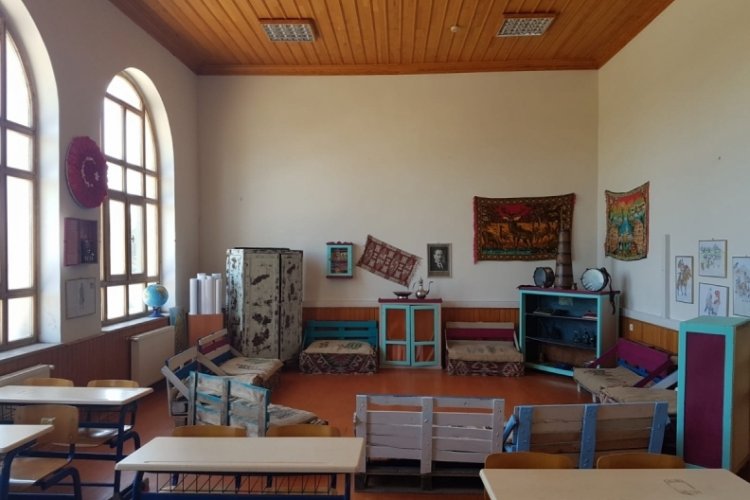 Bursa'da kullanılmayan k&ouml;y okulları, yaşam merkezine d&ouml;n&uuml;ş&uuml;yor (&Ouml;ZEL HABER)