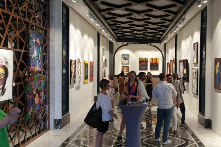 Bursalı ressam Nazlı Sakder karma sergide yer aldı