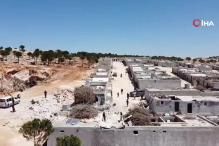 Afrin'de m&uuml;lteci kampına roketli saldırı d&uuml;zenlendi: 1 kişi hayatını kaybetti
