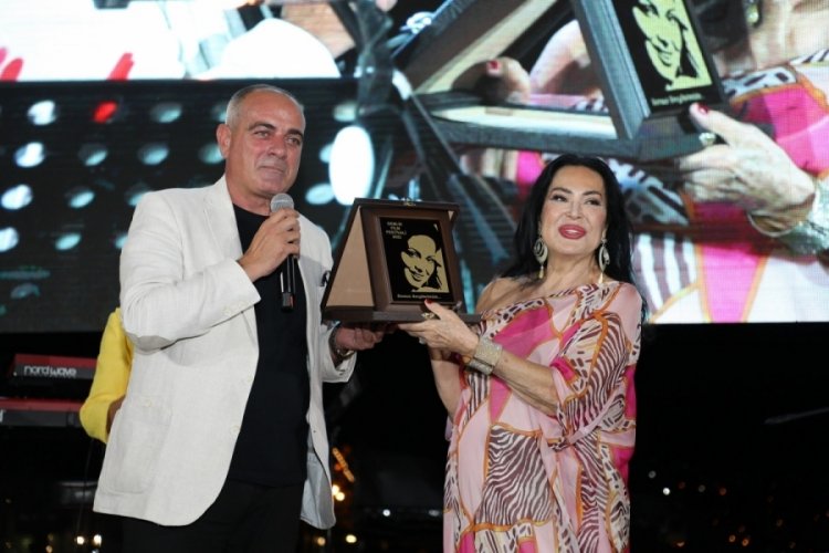 Gemlik Film Festivali'nin a&ccedil;ılışını T&uuml;rkan Şoray yaptı