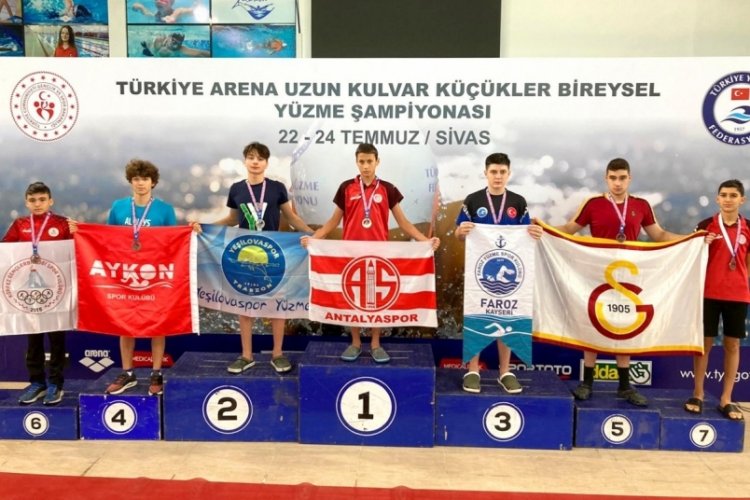 Antalyaspor'un gen&ccedil; sporcusu, T&uuml;rkiye şampiyonu oldu