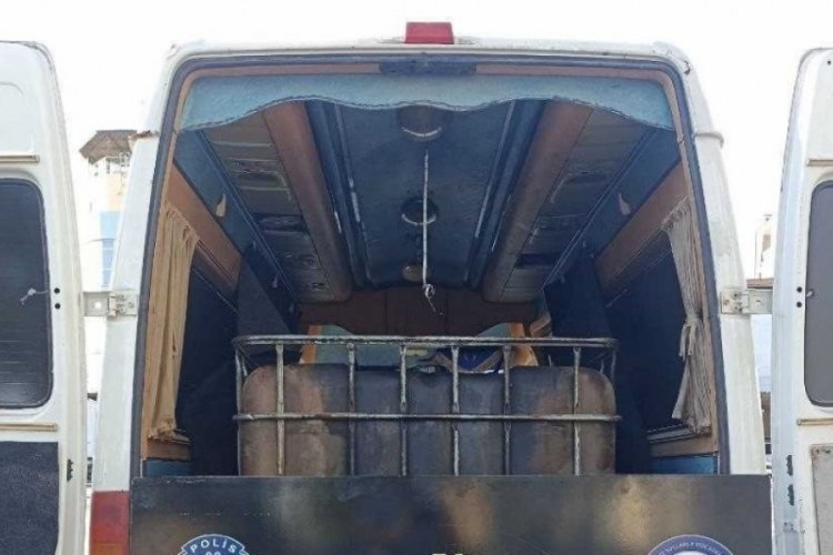 Takibe alınan minib&uuml;ste 3 bin litre ka&ccedil;ak akaryakıt ele ge&ccedil;irildi