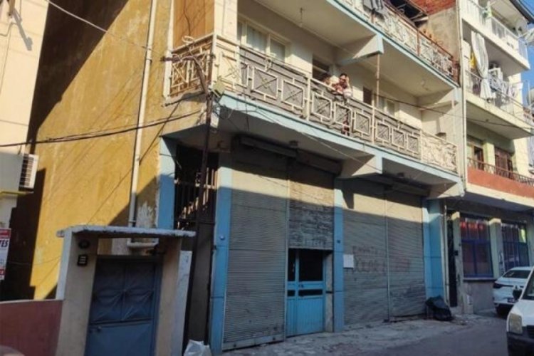 Eşinin ilişkisi olduğu genci defalarca bı&ccedil;aklayarak &ouml;ld&uuml;rd&uuml;