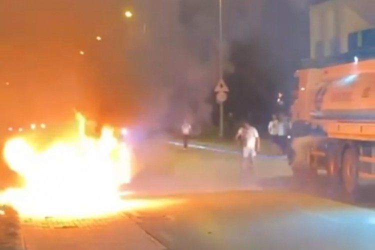 Bursa'da seyir halindeki cip alev alev yandı