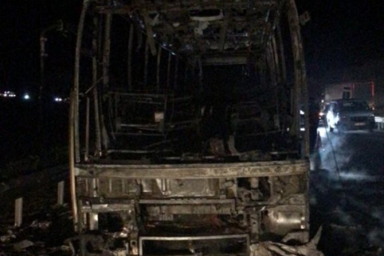 Alevlere teslim olan otob&uuml;ste 38 yolcu &ouml;l&uuml;mden d&ouml;nd&uuml;