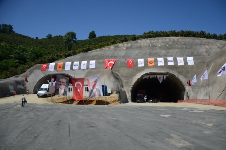 T&uuml;rkiye'nin en pahalı &ccedil;evre yolu projesinde ışık g&ouml;r&uuml;nd&uuml;