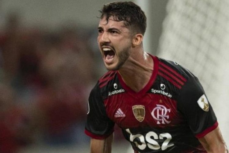 Gustavo Henrique, resmi imzayı atmak i&ccedil;in İstanbul'da