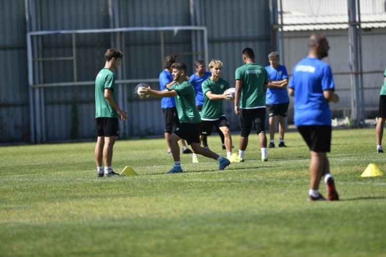 Bursaspor tempoyu artırdı