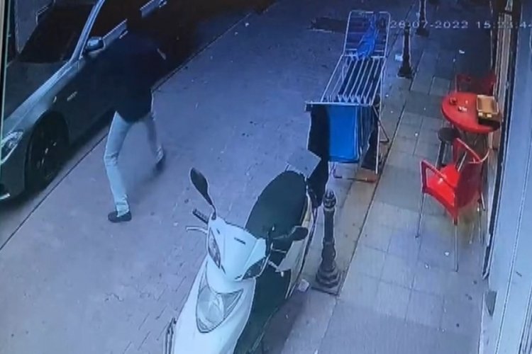 İstanbul'da sokak ortasında &ccedil;atışma
