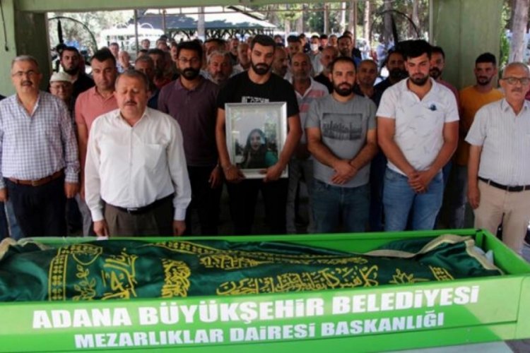 Kazada hayatını kaybeden &ouml;ğretmen, son yolculuğuna uğurlandı