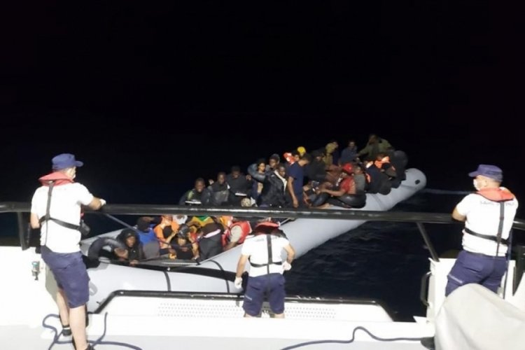 Yurt dışına ka&ccedil;maya &ccedil;alışan 46 d&uuml;zensiz g&ouml;&ccedil;men yakalandı
